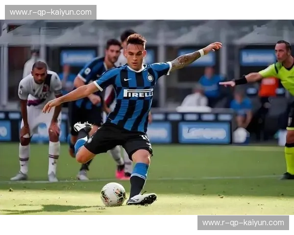 红蓝之魂对决蓝黑信仰：巴塞罗那vs国际米兰，一场关于宿命、哲学与绿茵巅峰的永恒博弈